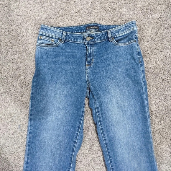 Garnet Hill 30P light wash jeans - Picture 2 of 13